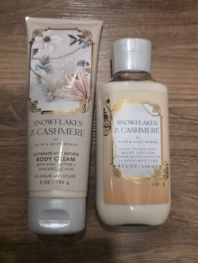Bath & Body Works Snowflakes And Cashmere BUNDLE